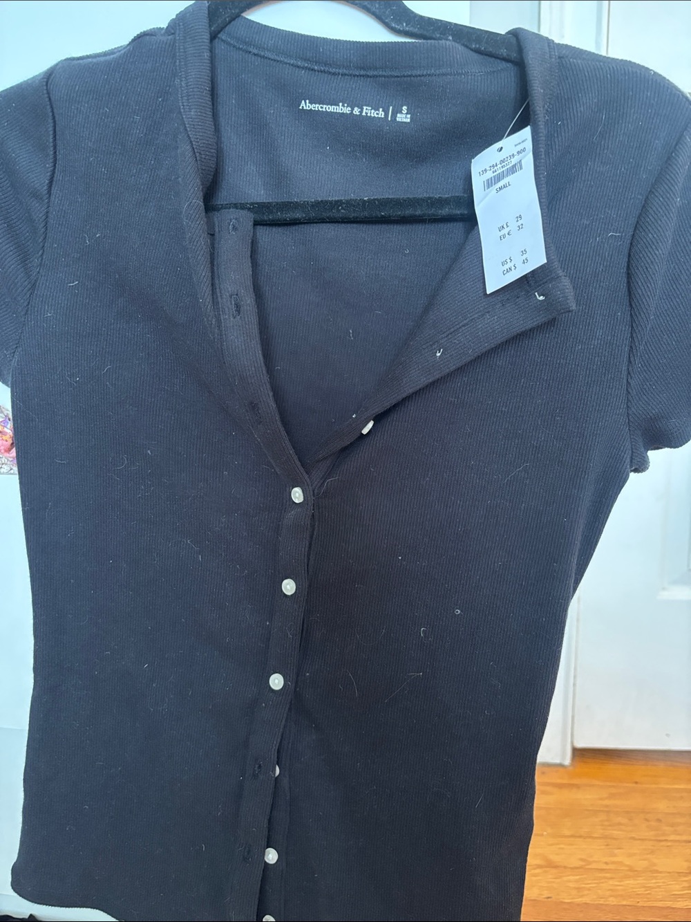 Abercrombie & Fitch Black Short-Sleeve Ribbed Button-Down Shirt